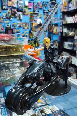 SJ1 Cloud Figura Advent Children Final Fantasy Figura Square Enix Articulada