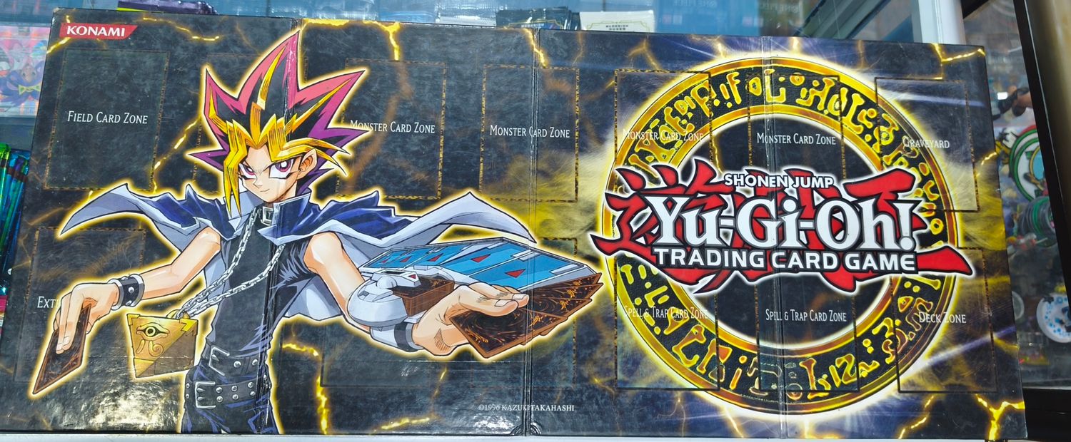 SH1 Yugioh Playmat Cartón Duro