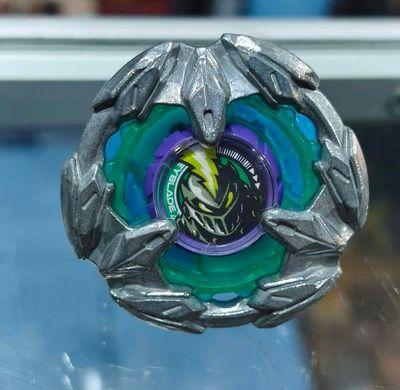 SH16 Beyblade Knight Lance
