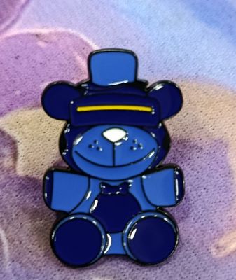 KM Pin de Metal Five Nights at Freddy's Possessed  Virtual Reality Freddy