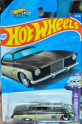 SJ1 Fishd Chipd Hot Wheels