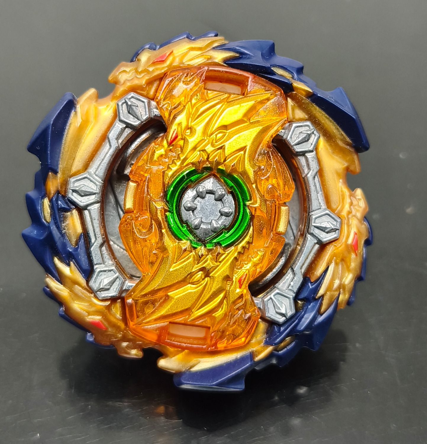 SH1 Beyblade Burst Wizard Fafnir