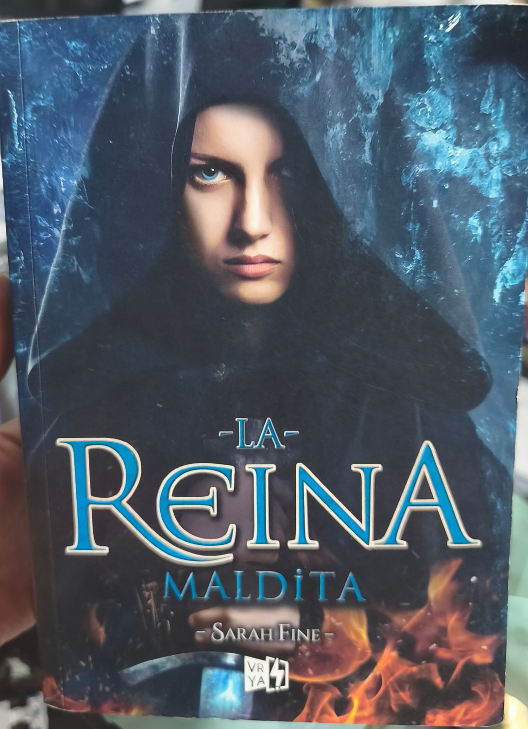 SH1 La Reina Maldita Libro Sarah Fine