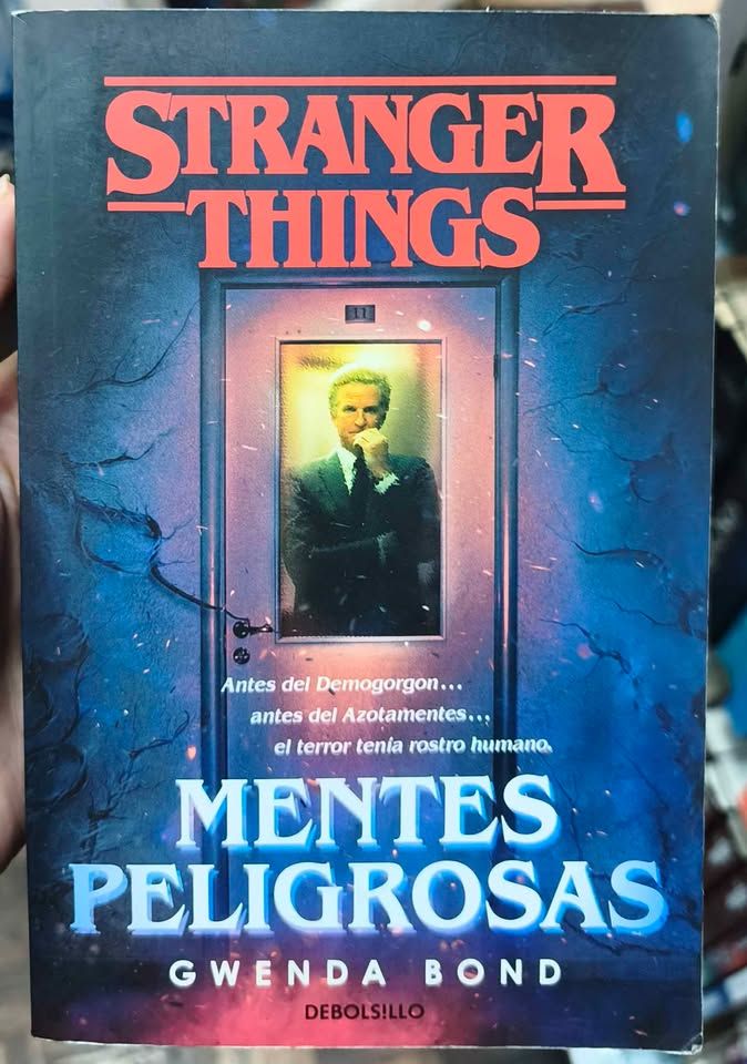SJ1 Stranger Things Mentes Peligrosas Libro Español