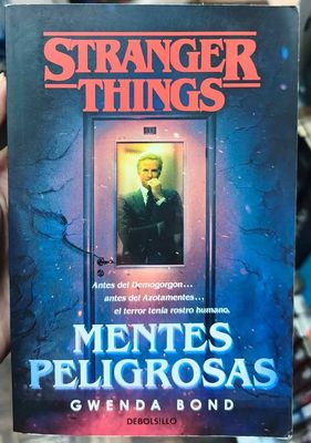 SJ1 Stranger Things Mentes Peligrosas Libro Español