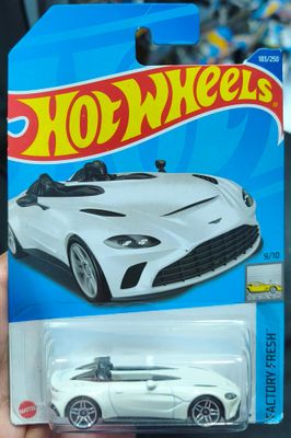 SJ1 Aston Martin V12 Speedster Hot Wheels
