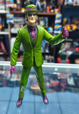 SJ1 Acertijo Riddler Figura DC Designer Series