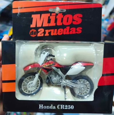 SJ2 Honda CR250 Mitos de 2 Ruedas
