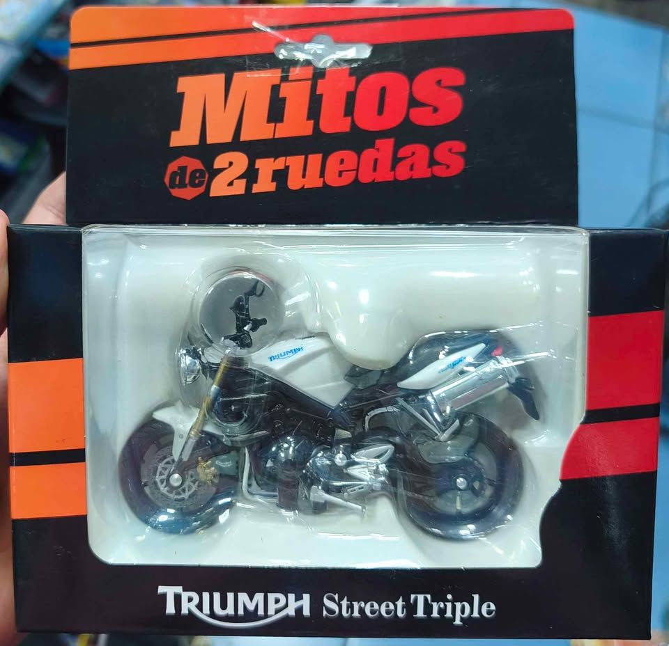 SJ2 Triumph Street Triple Mitos de 2 Ruedas Moto