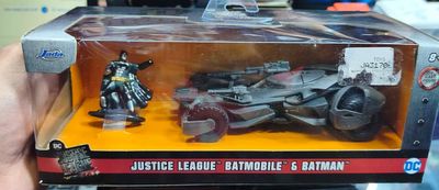 SJ1 Justice League Batimovil y Batman Figura Automóvil Jada Metalico