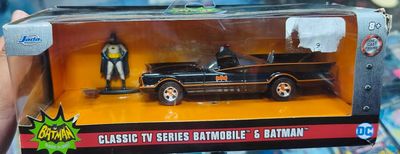 SJ1 Classic TV Series Batimovil y Batman Figura Jada Automóvil