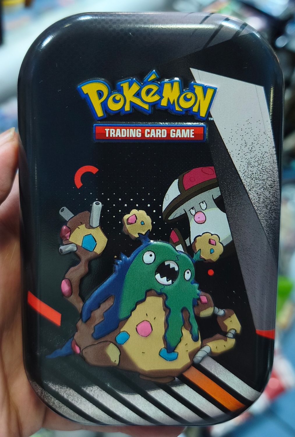 SJ2 Garbodor Mini Lata Vacia de Pokémon TCG