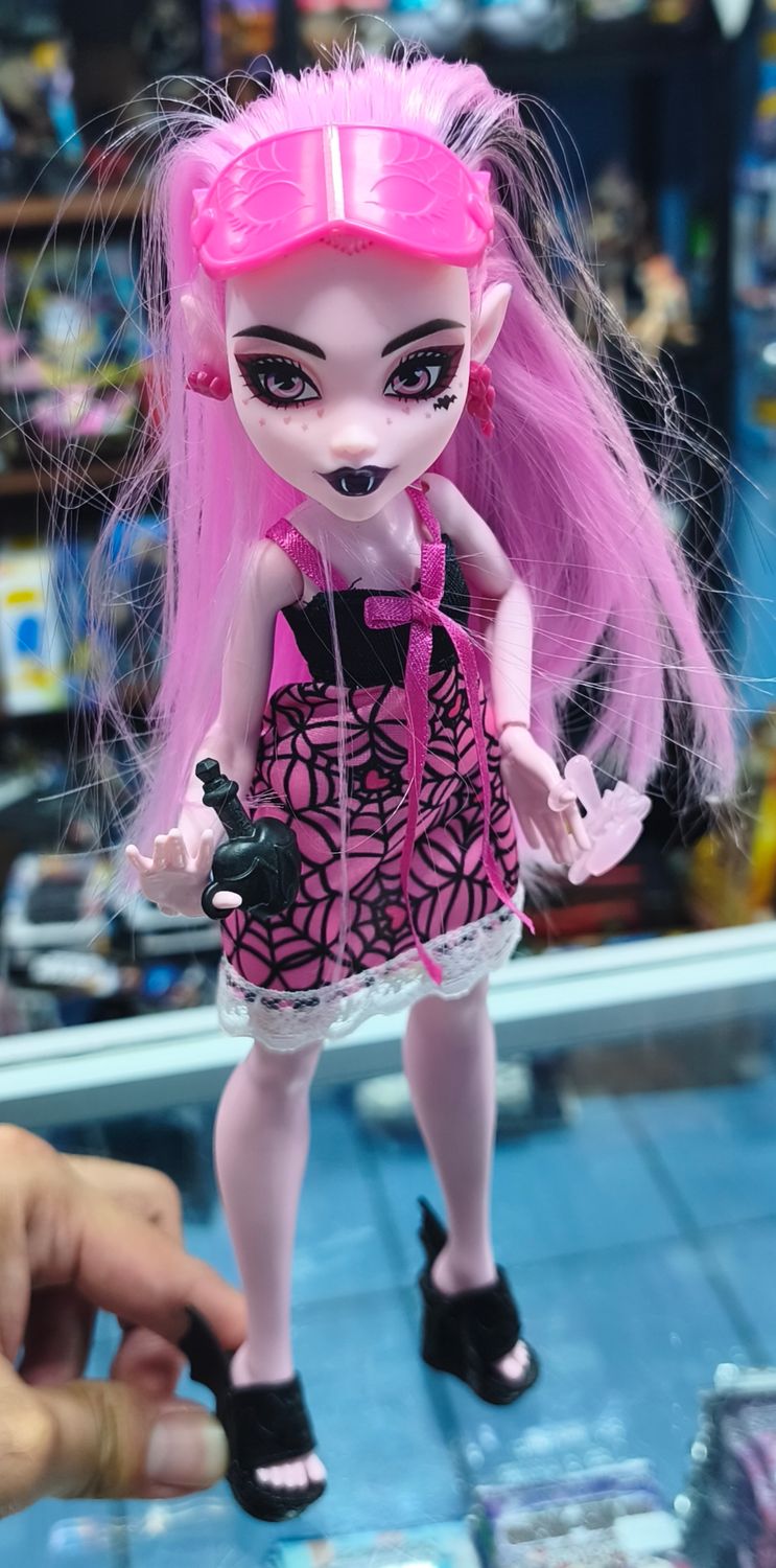 SJ6 Draculaura Muñeca Monster High Pijama