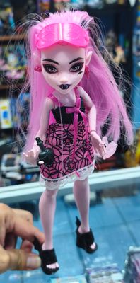 SJ6 Draculaura Muñeca Monster High Pijama
