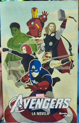 SJ2 Avengers La Novela Libro Español