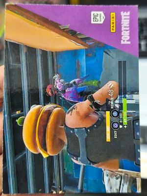 Common 32 Fortnite Panini