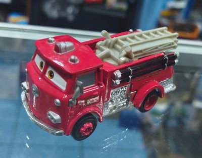 SJ6 Red Camnion de Bomberos Cars Figura Pixar Disney