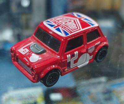 SJ6 Morris Mini Hot Wheels