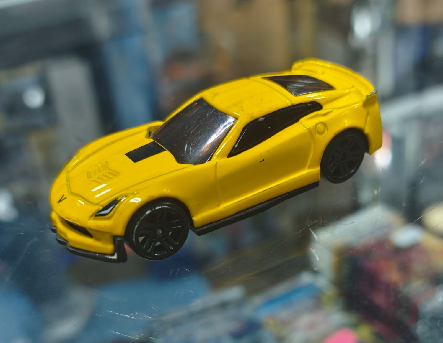 SJ6 Auto Pequeño Amarillo