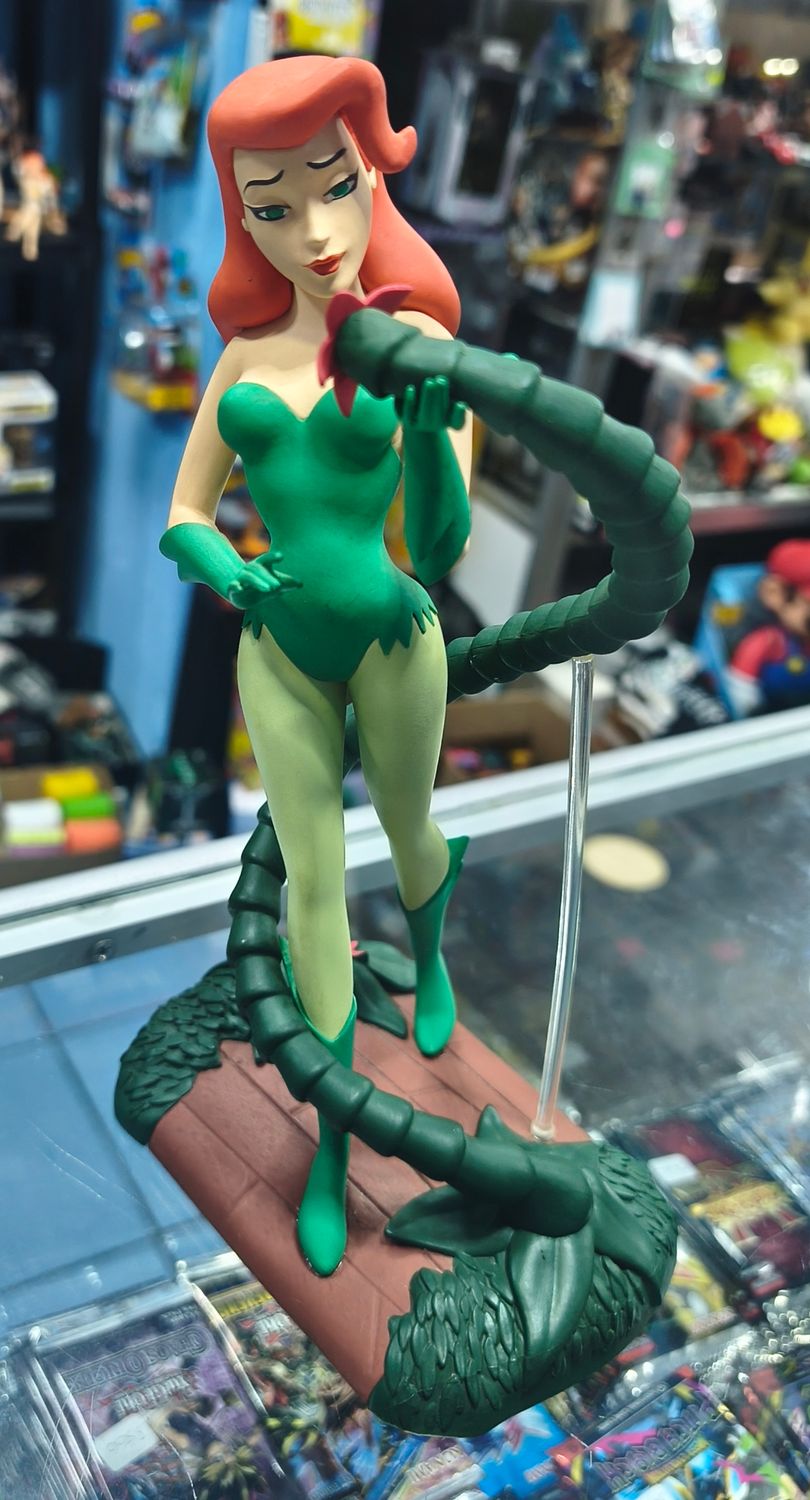 SJ1 Poison Ivy Figura Estatua Diamond Select DC