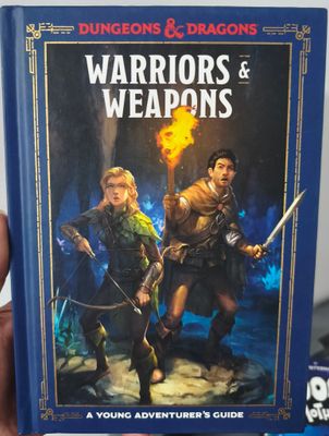 SH7 Dungeons And Dragons Warriors And Weapons Libro Inglés Tapa Dura A Young Adventurers Guide