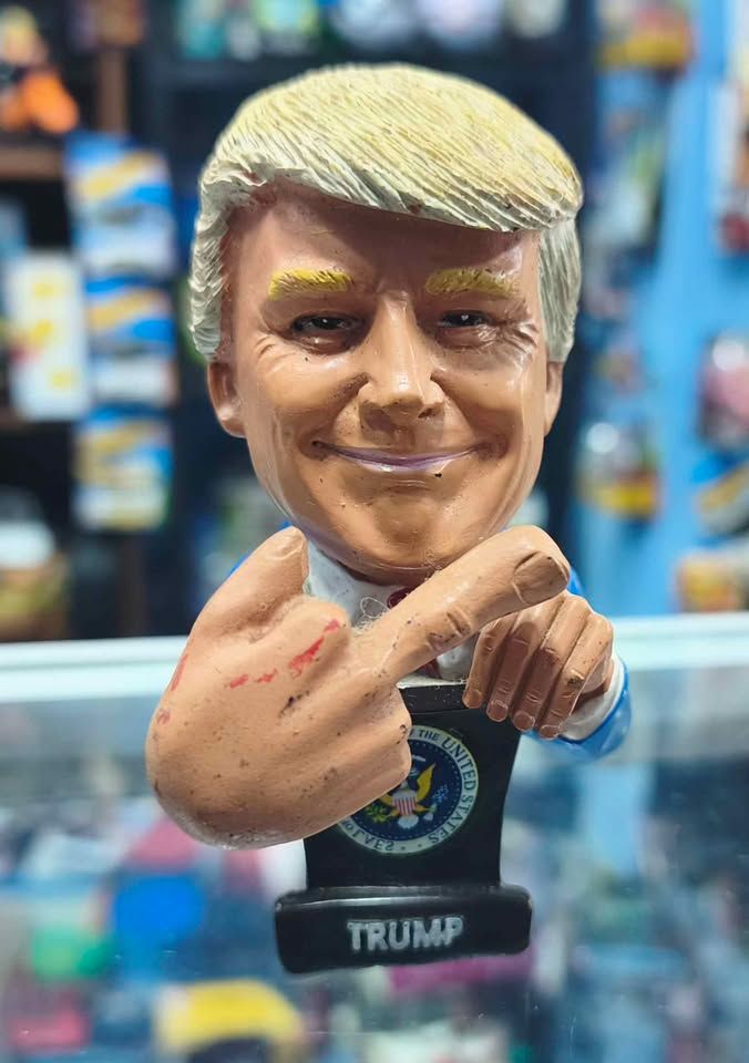 SH23 Donald Trump Figura Porcelana