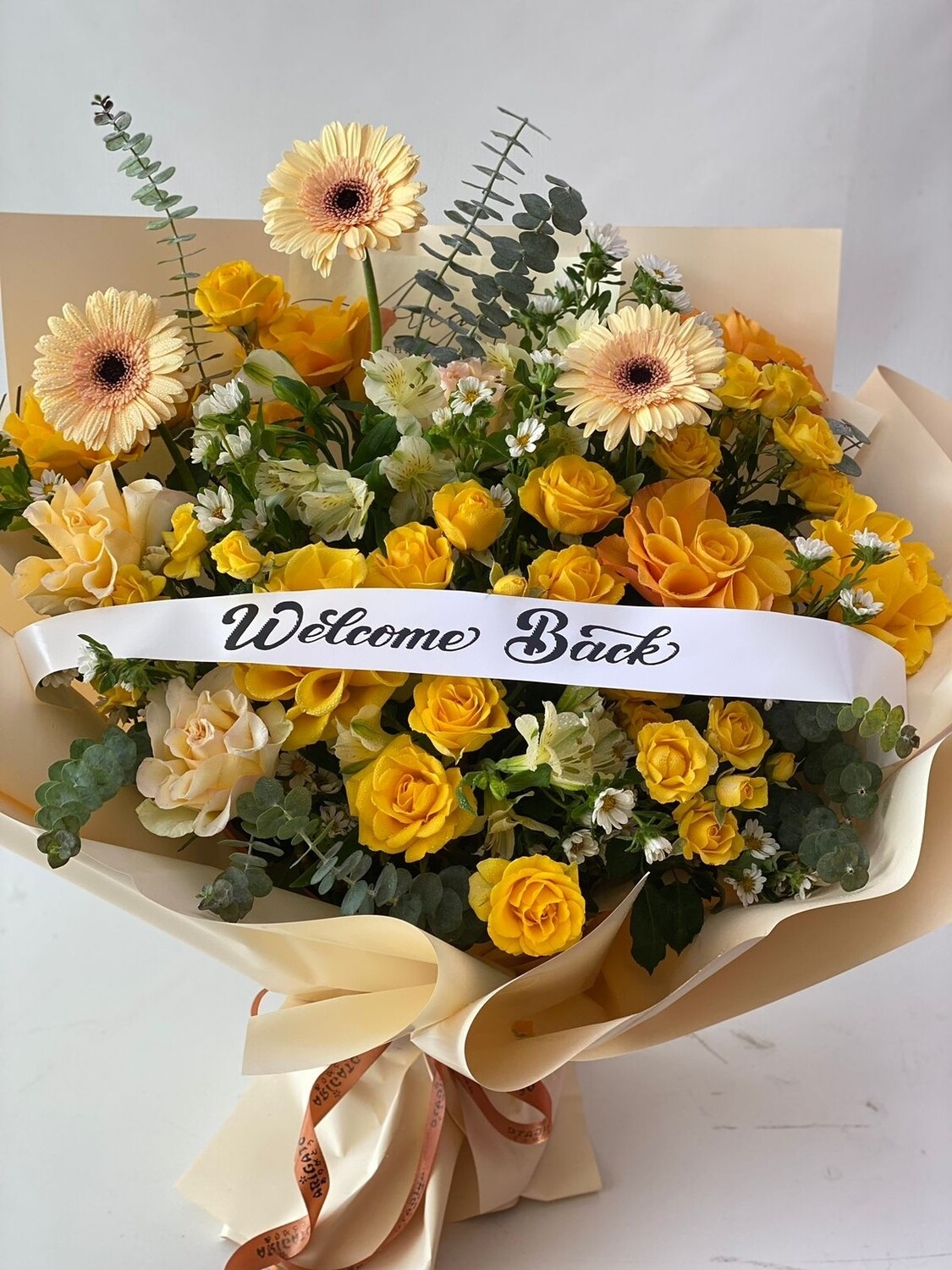 Welcome back - Yellow boquate