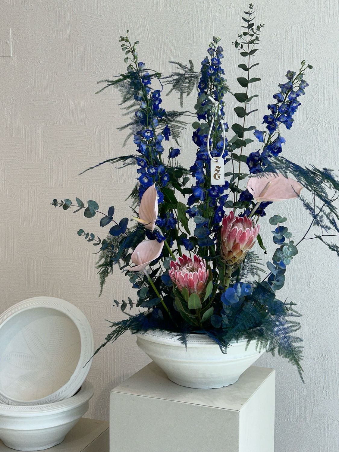 Rocky White Eid Vase