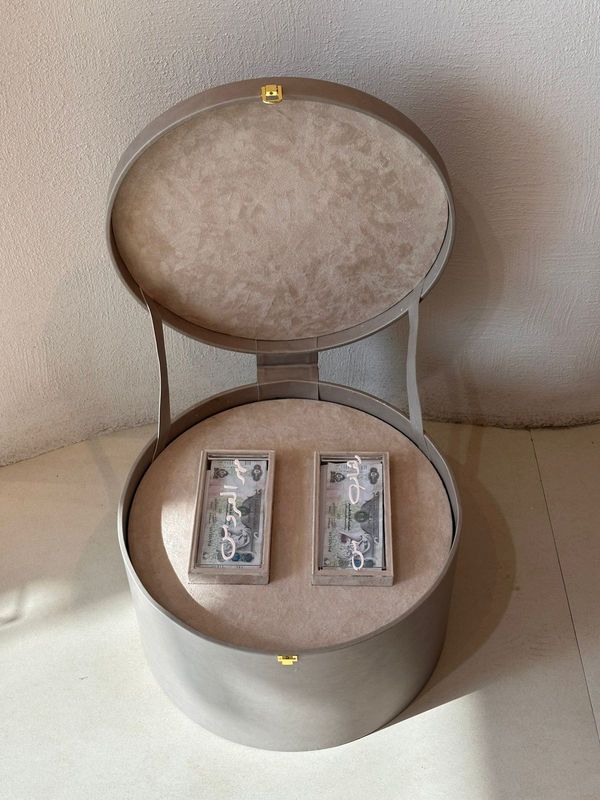 Round leather money box