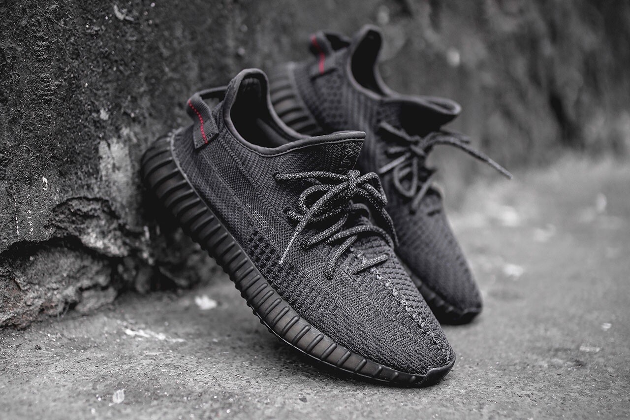 Adidas Yeezy boost 350 v2 Black Reflective Laces