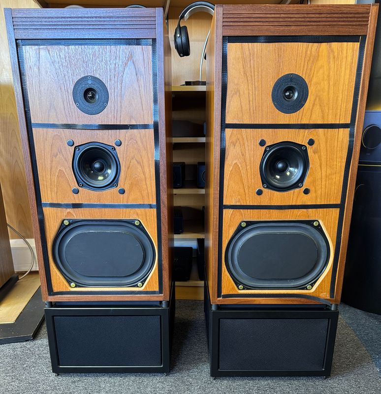 Linn Isobarik Loudspeakers
