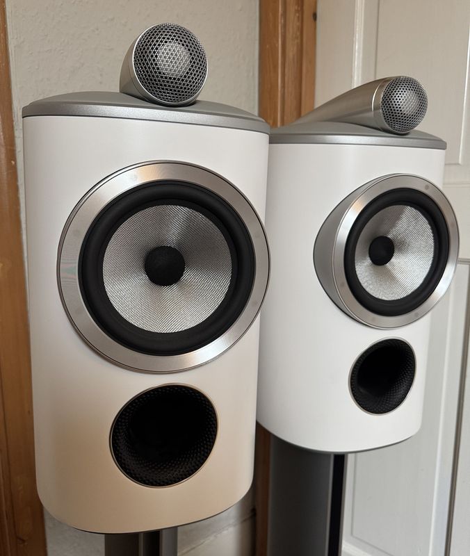 B&W 805D4 Loudspeakers with FS805D4 Stands