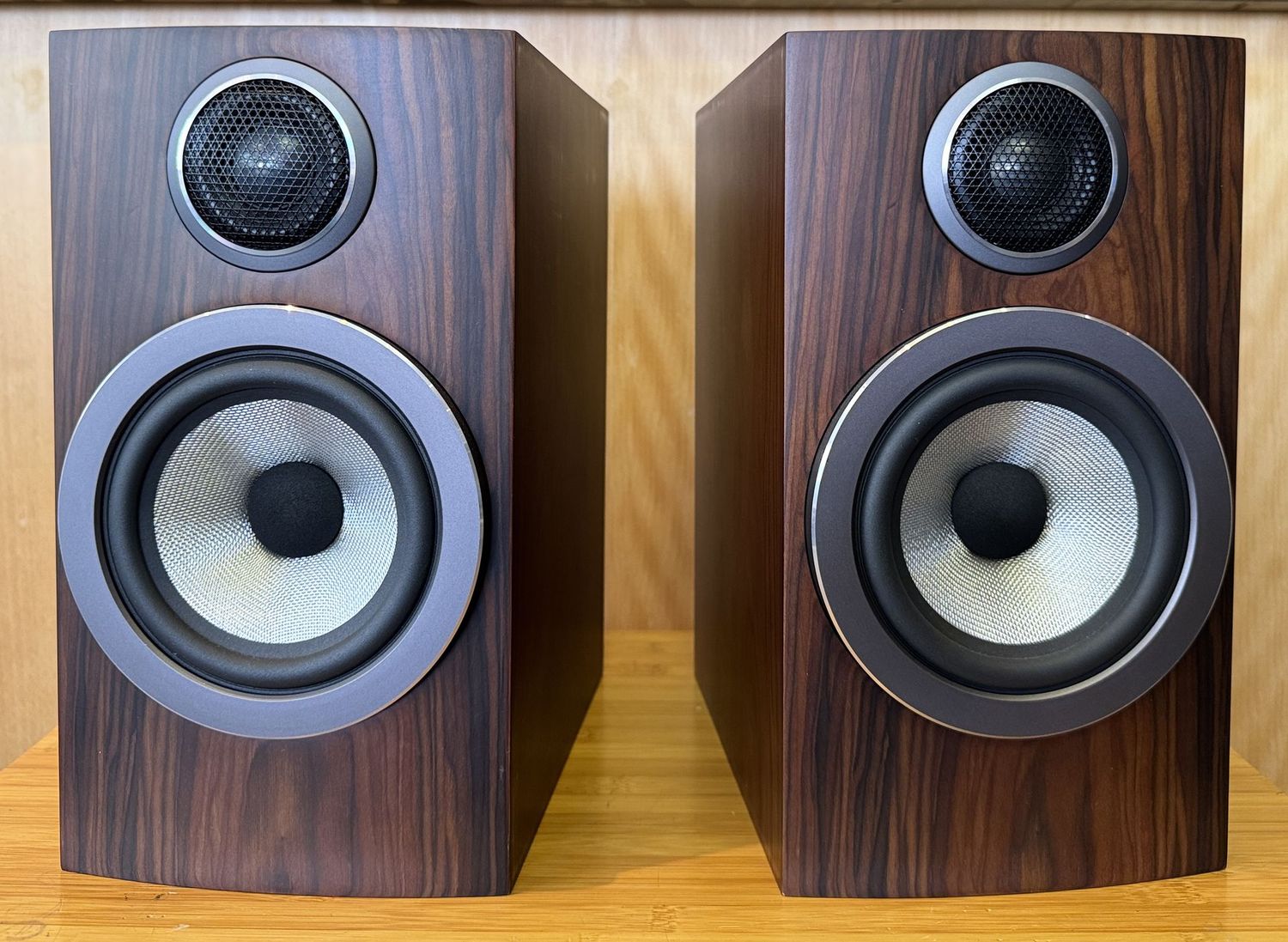 B&W 707 S3 Loudspeakers