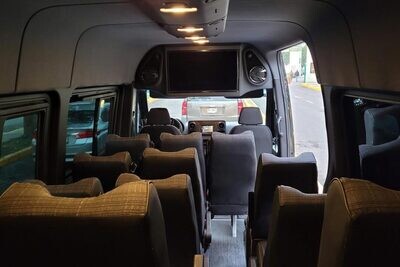 Traslado Privado. De/A, Aeropuerto Cancun a Hotel Paradisus Playa del Carmen. Viaje de ida o regreso. Tarifa por camioneta 9-15 Personas.