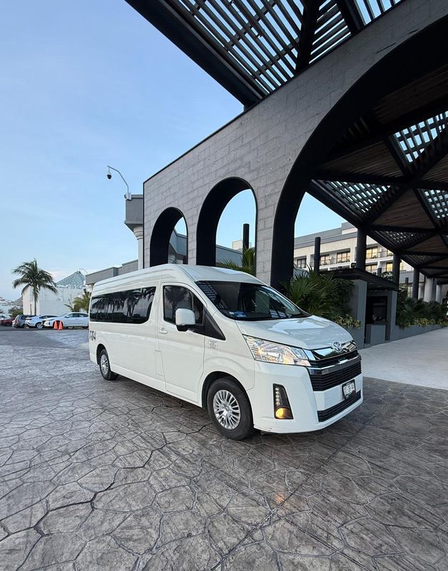 *To/From CANCUN Airport to Cancun Hotel Zone Private Transfer 5 - 8 passengers. Rate per van.
