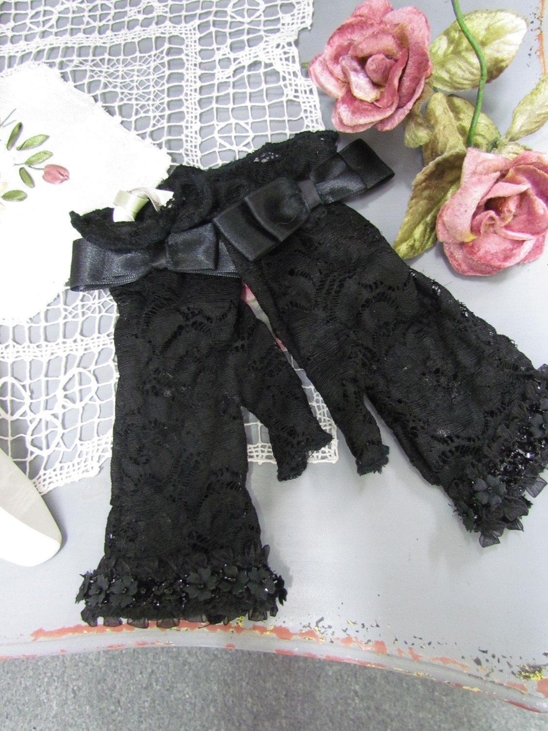Black lace gloves