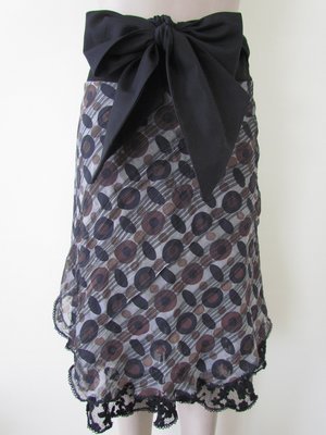 Spot layer lace skirt