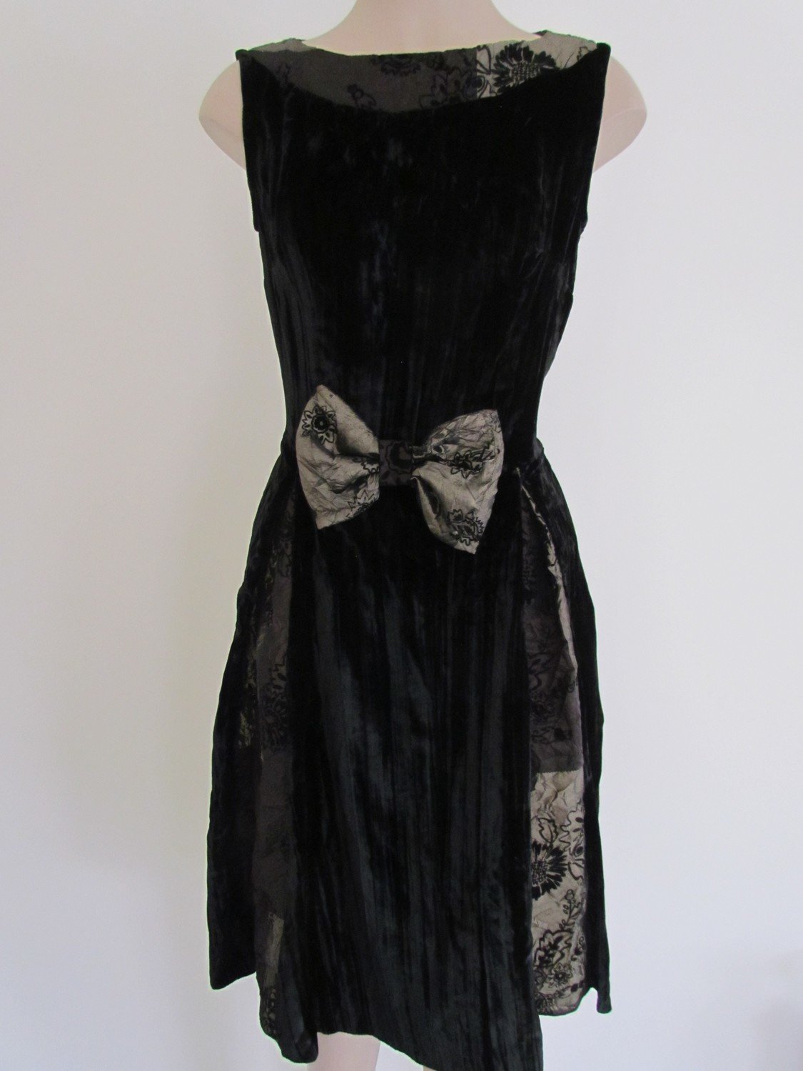 Green Black velvet dress