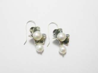 Pearl Flower Drop Earrings