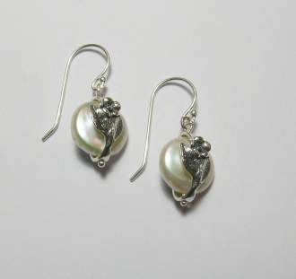 Coin Pearl Earrings