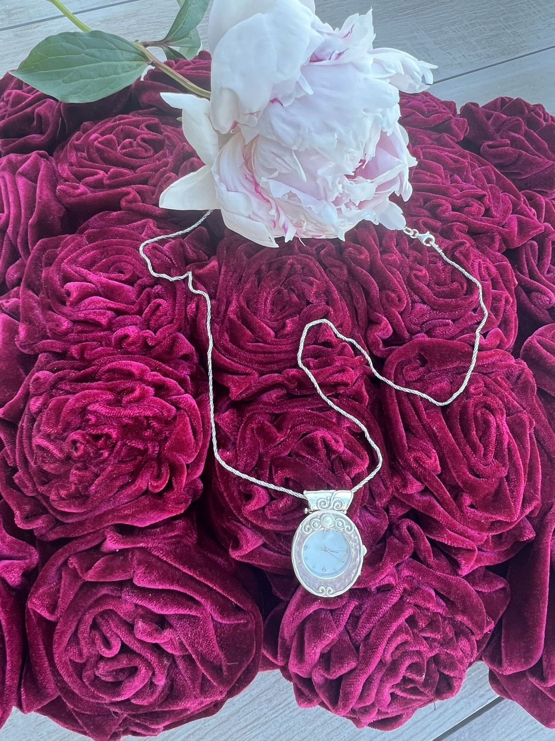 Oval Pearl Watch Necklace Oval Pearl Watch Necklace