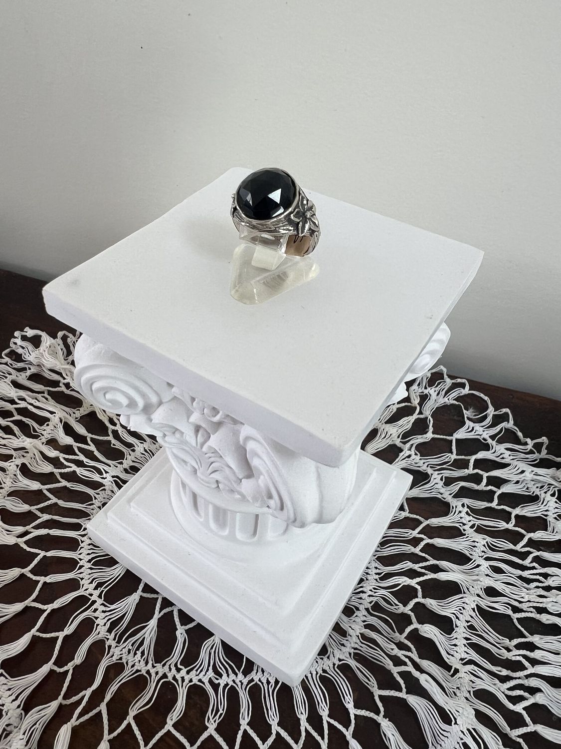 Solitaire Smooth Onyx Cut Ring