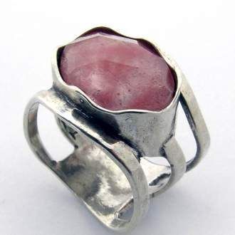 Cherry Quartz Oval Ring Cherry Quartz Oval Ring