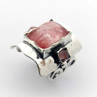 Cherry Quartz Ring Cherry Quartz Ring