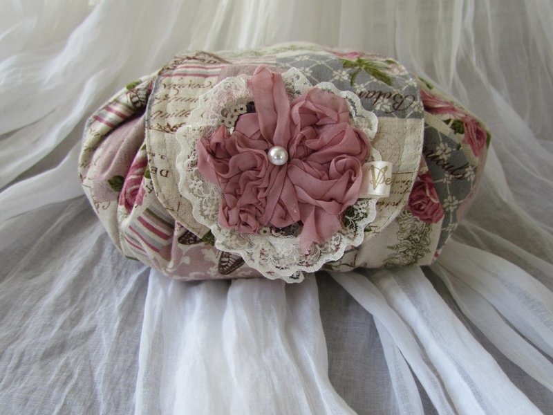 Beautiful Range of Vintage Cosmetic Bags