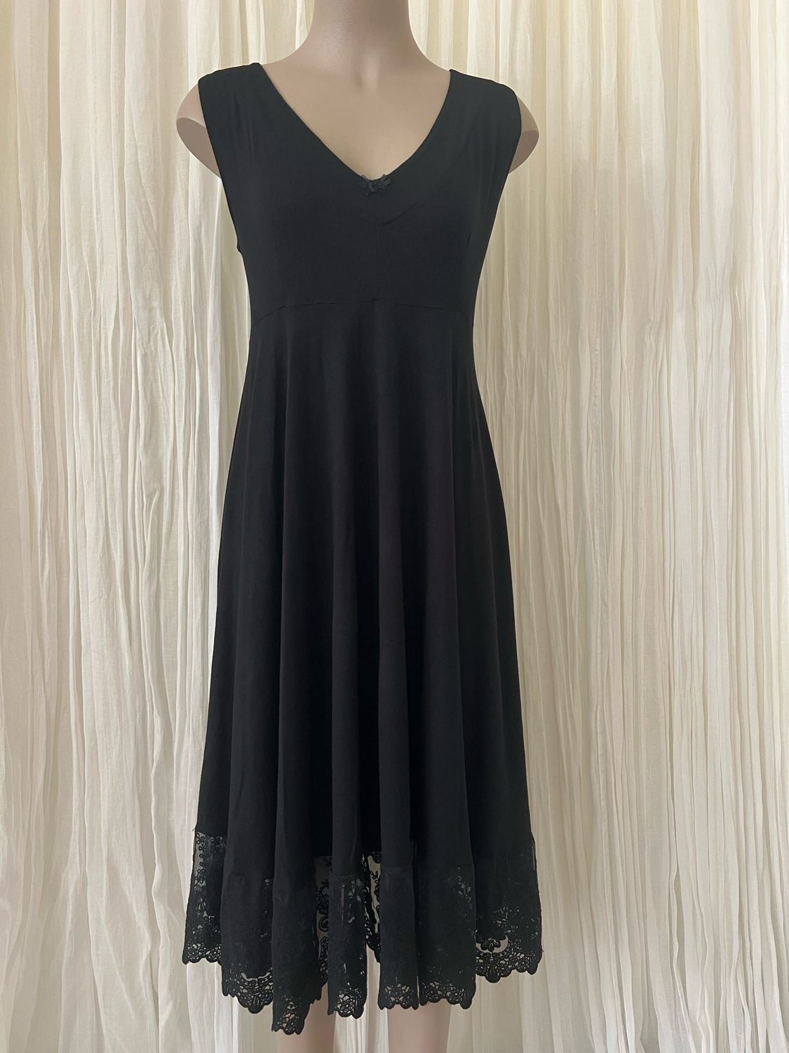 Black Dress or Petticoat