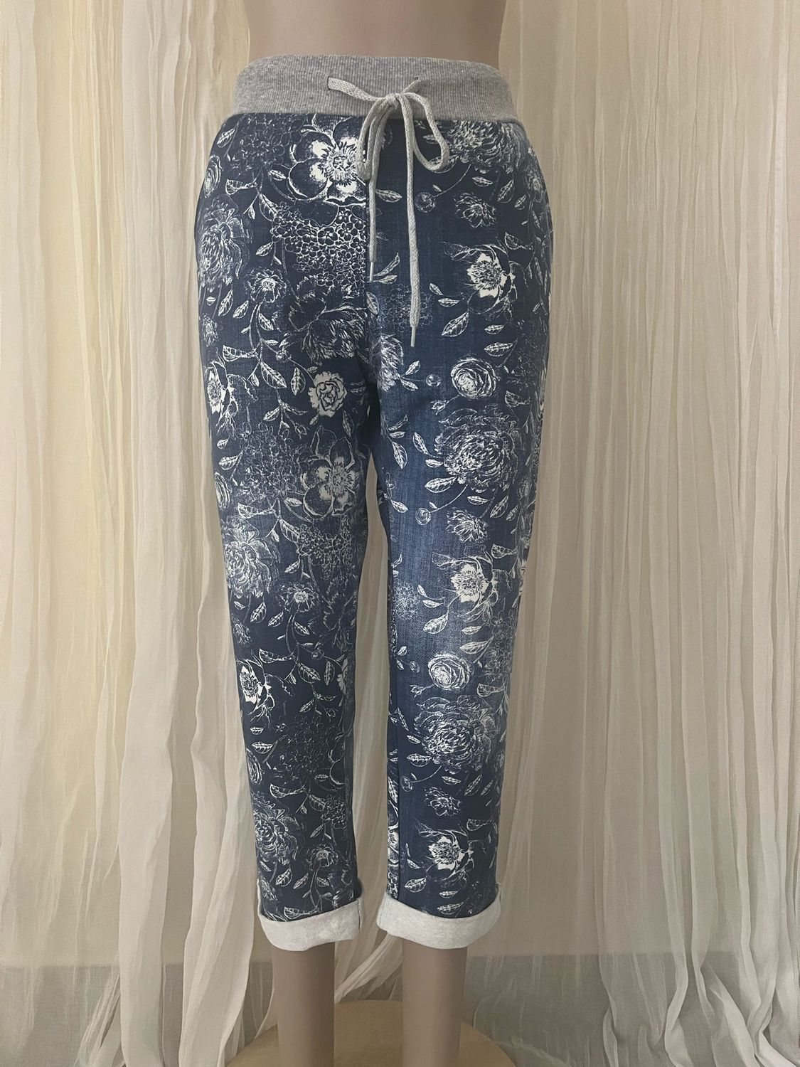 Dark Rose Floral Stretch Pant