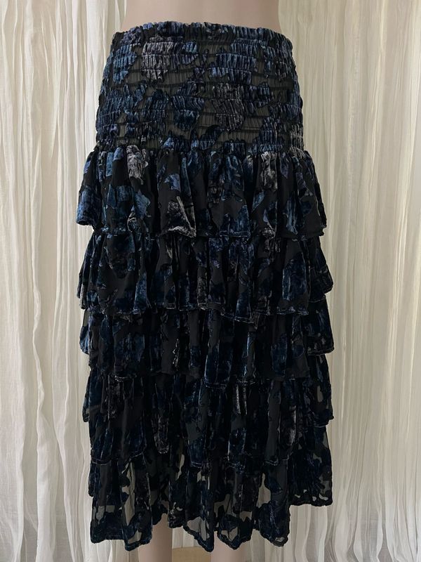 Navy-Black Velvet Burnout Layered Frilled Skirt Navy-Black Velvet Burnout Layered Frilled Skirt