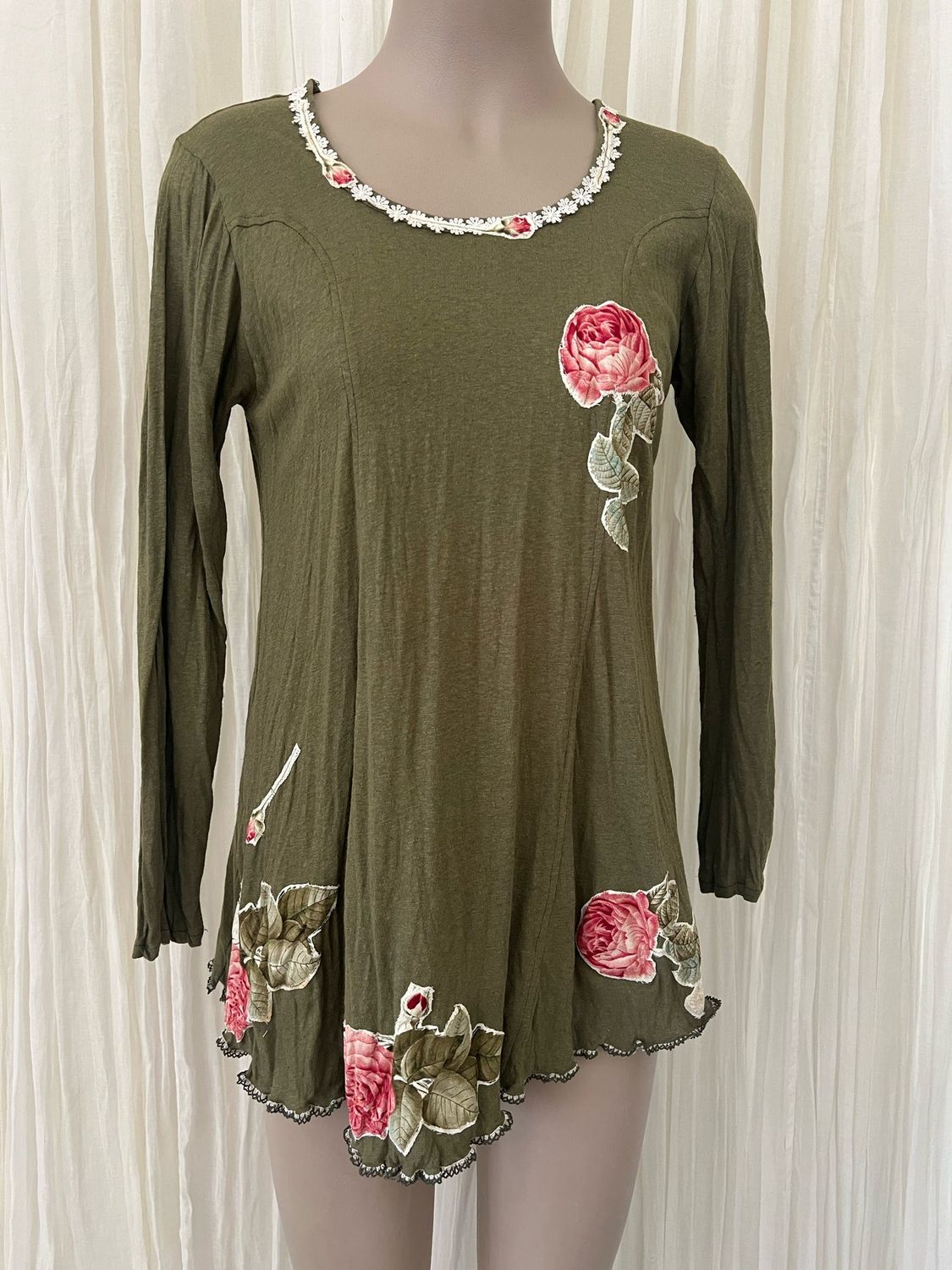 Khaki Linen Appliqué Top Khaki Linen Appliqué Top