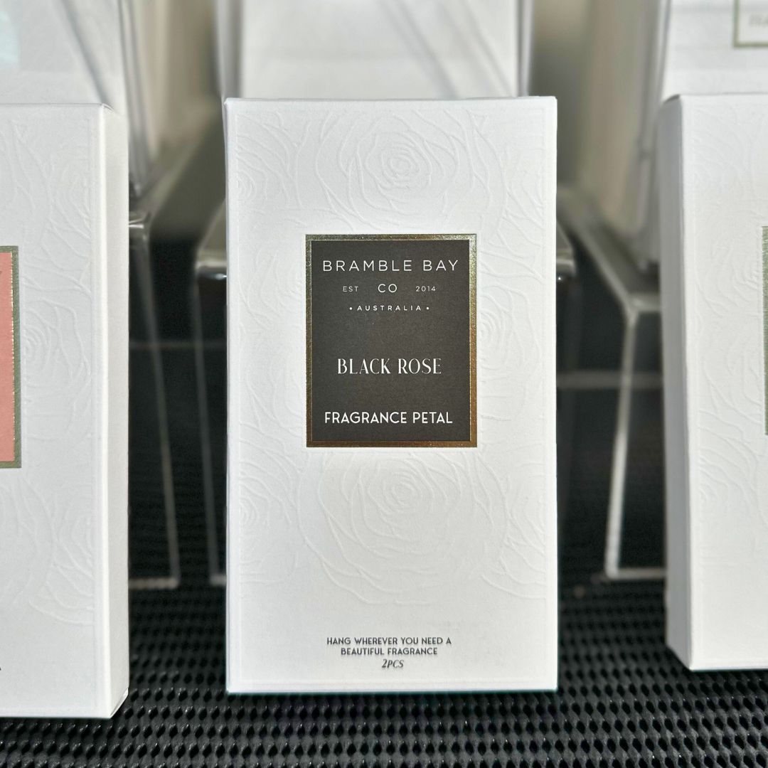 Fragrance Petal, Scent: Black Rose